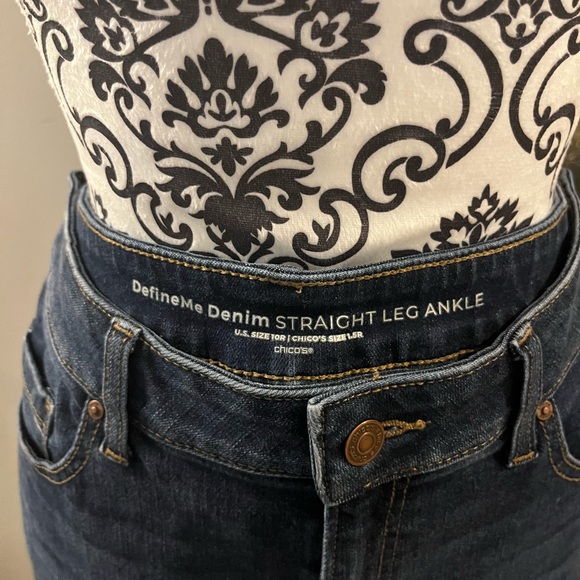 Chico’s Definition Denim Jeans, Size 1.5(10) short - Picture 2 of 3